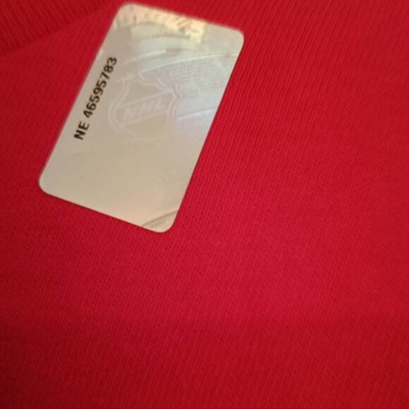 M🏒Montreal Canadiens Retro Red Graphic Adult Unisex Tee T-shirt - Picture 4 of 6